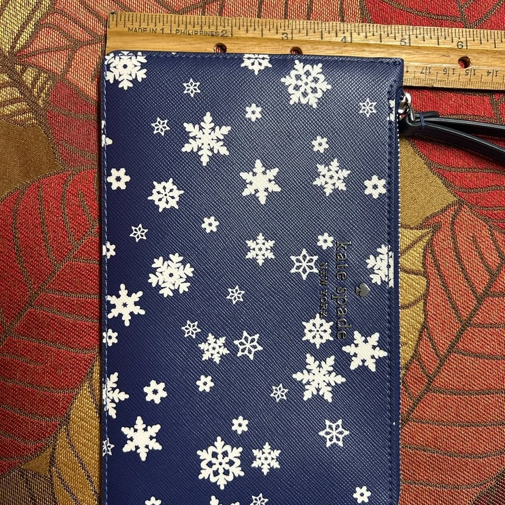 Kate Spade Navy Snowflake Wristlet - Picture 7 of 7